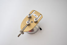 将图片加载到图库查看器，Harnisch+Rieth Frästisch