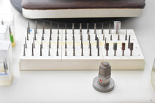 Laden Sie das Bild in den Galerie-Viewer, Degussa F1 Fräsgerät, Frästisch, Modelltisch, Fräsmaschine, Zubehör