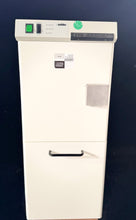 Carica l&#39;immagine nel visualizzatore di Gallery, Zubler VARIOmatic FZ2 – 4-Platz Untertisch-Absauganlage