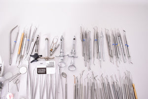 Verschiedene Zahnarzt Instrumente